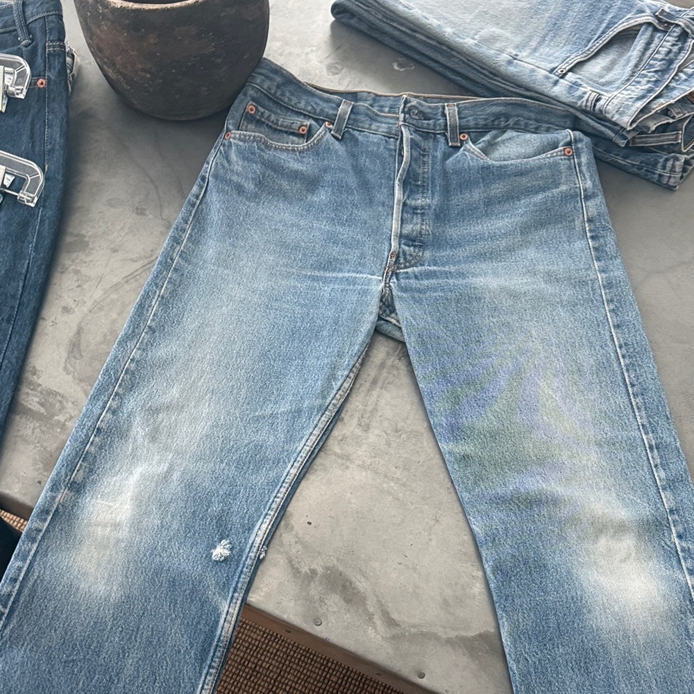 Levi's Light Blue 501
Measurements below